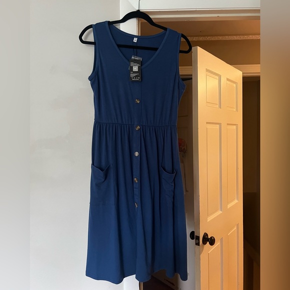 Women’s summer/fall dress size Medium - NEW WITH TAGS never worn - Picture 3 of 8